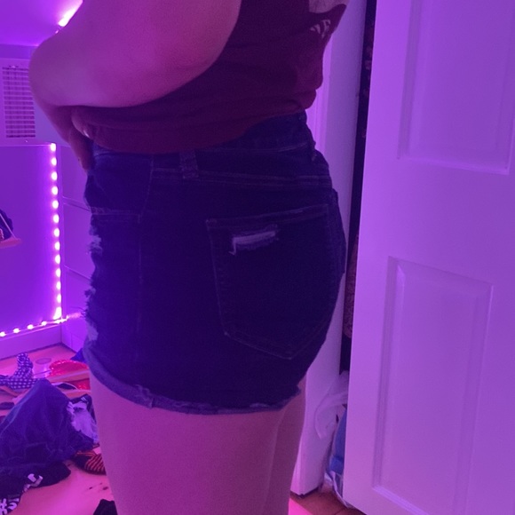 Shorts - Picture 2 of 2